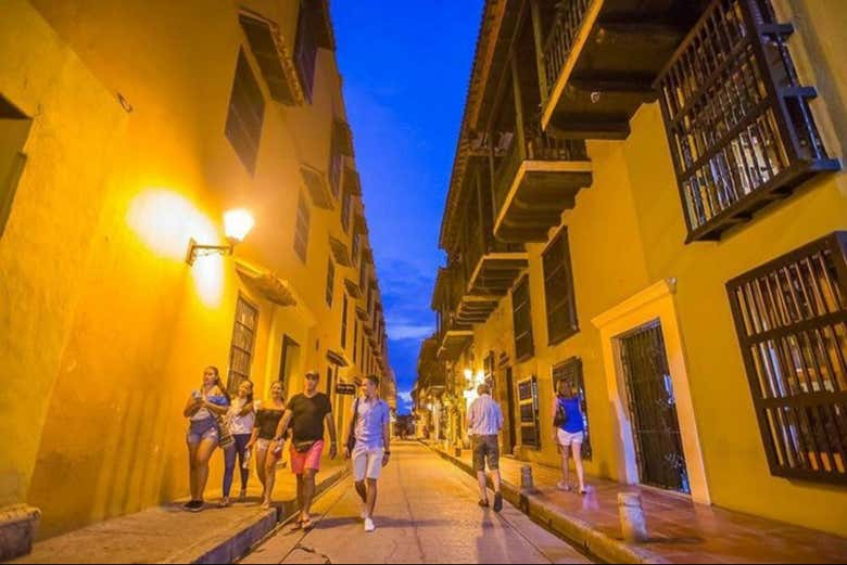 Tour nocturno por Cartagena con cena