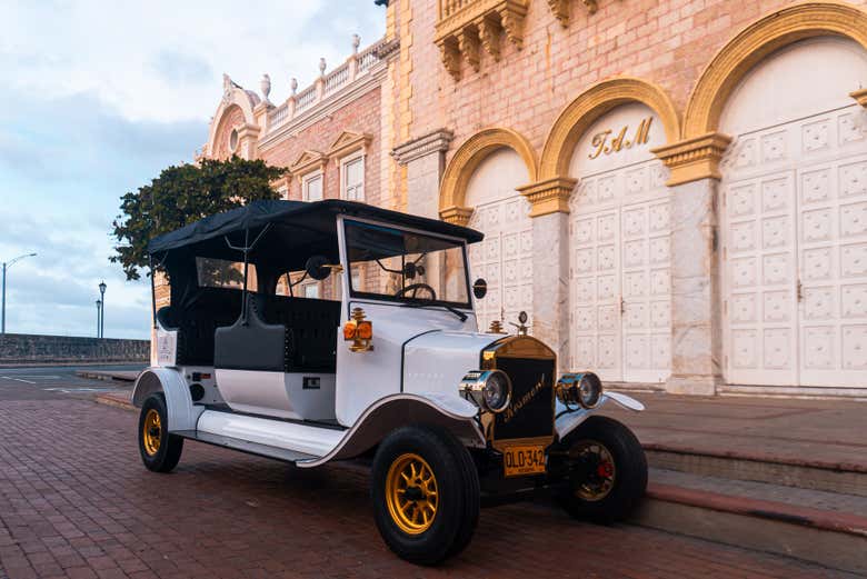 Tour privado en coche clásico por Cartagena de Indias