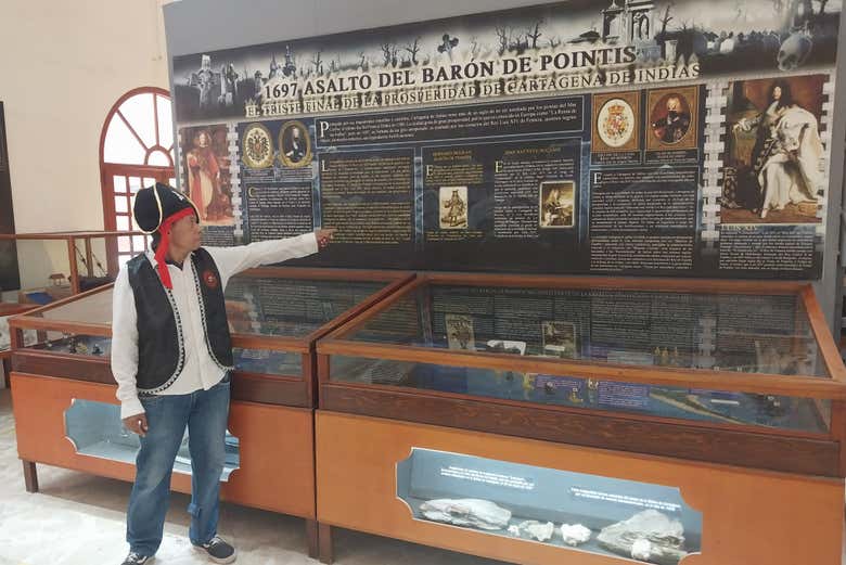 Tour de los piratas + Museo Naval del Caribe