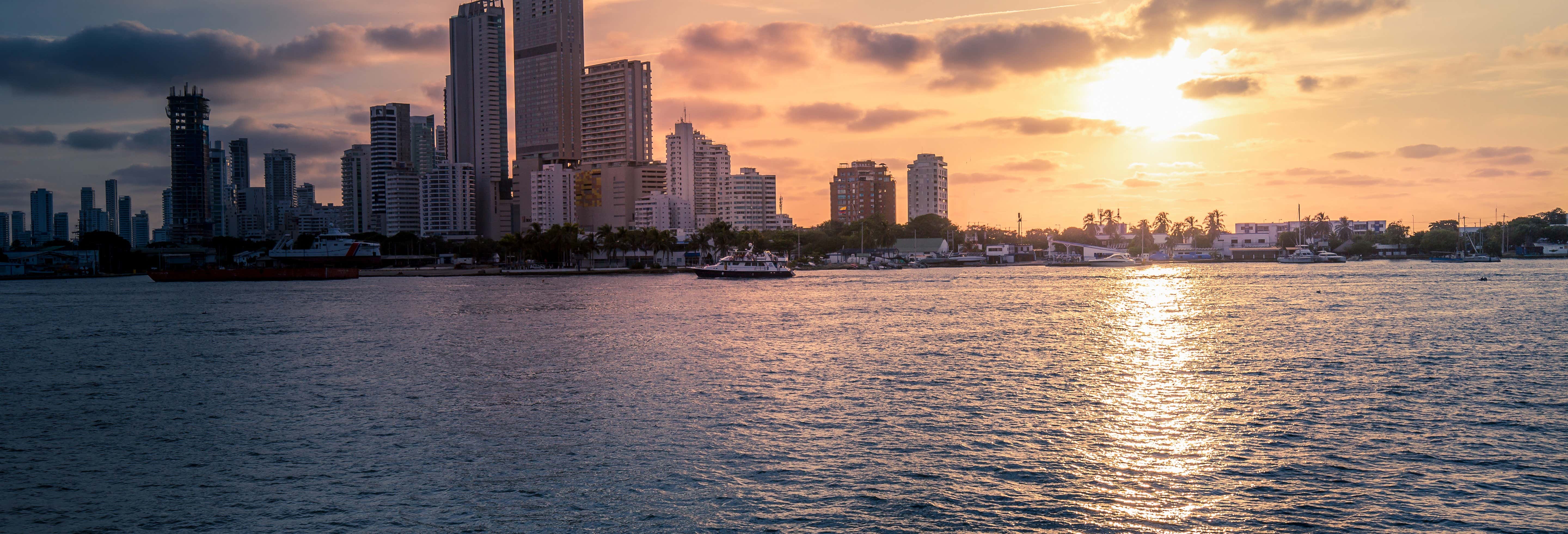 Sunset cruise + Nightclub Entry