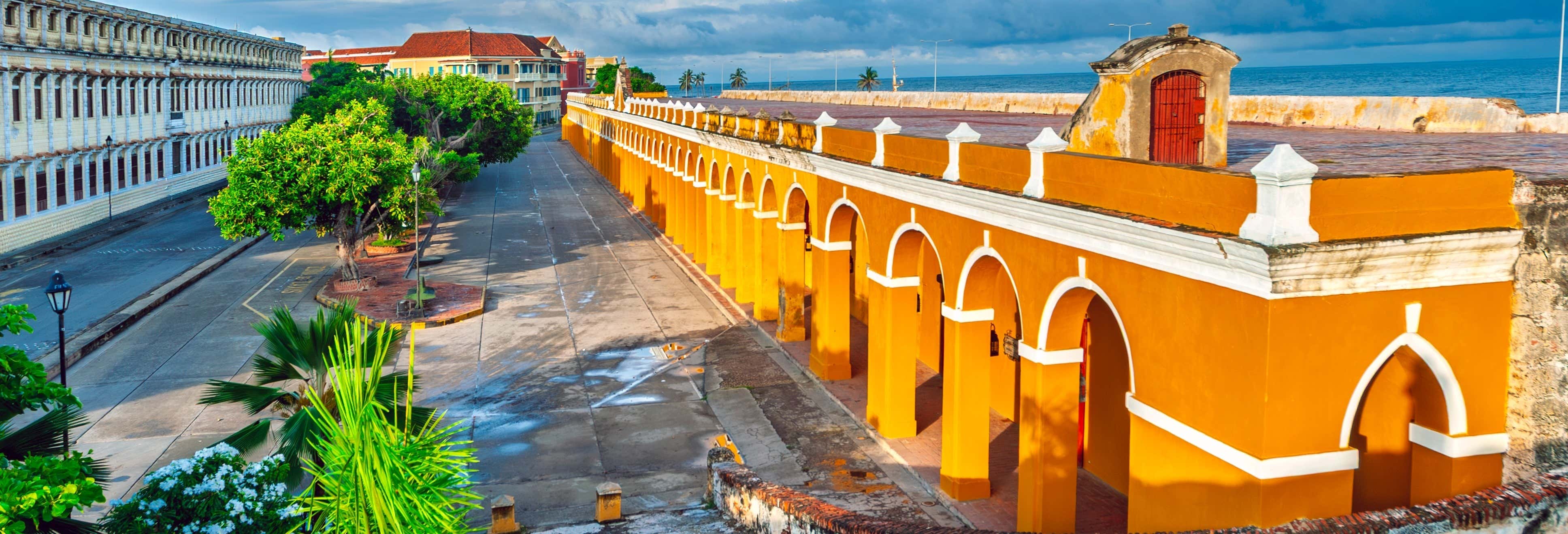 Tour por Cartagena + Entrada al espectáculo 105 Ciudad Heroica