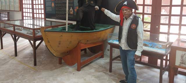 Tour de los piratas + Museo Naval del Caribe