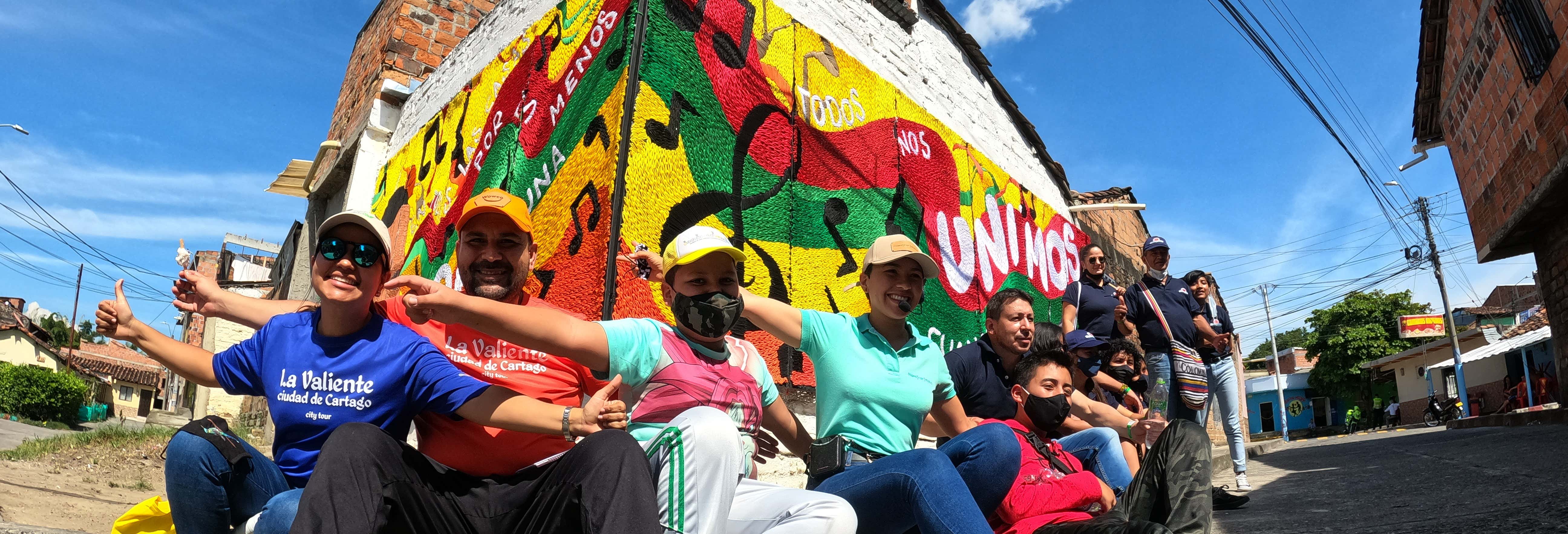 Tour del grafiti bordado por Cartago