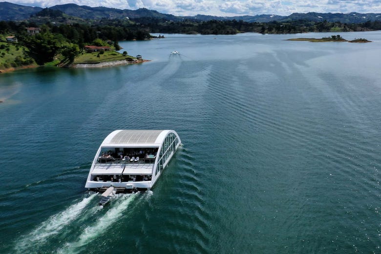 dinner cruise guatape