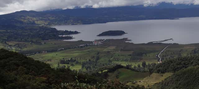 Escursione alla laguna di La Cocha e all'isola La Corota