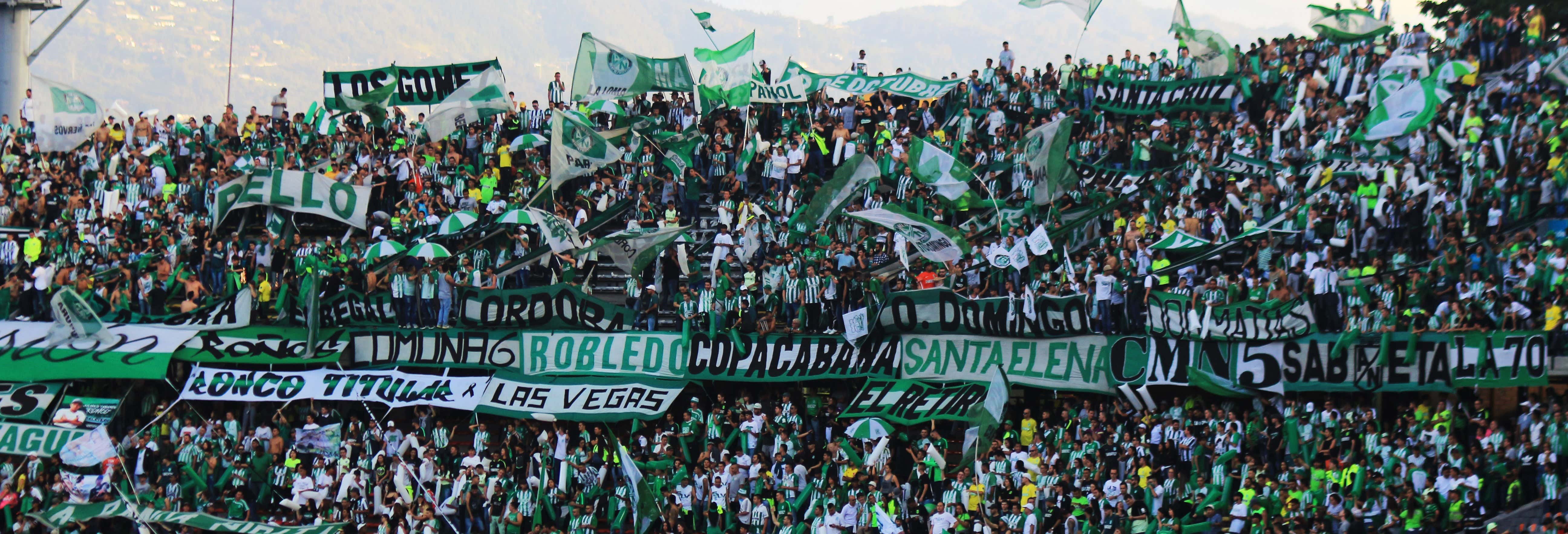 Partita di calcio a Medellín con guida locale