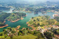 Excursión a Guatapé + Paseo en bote rumbero