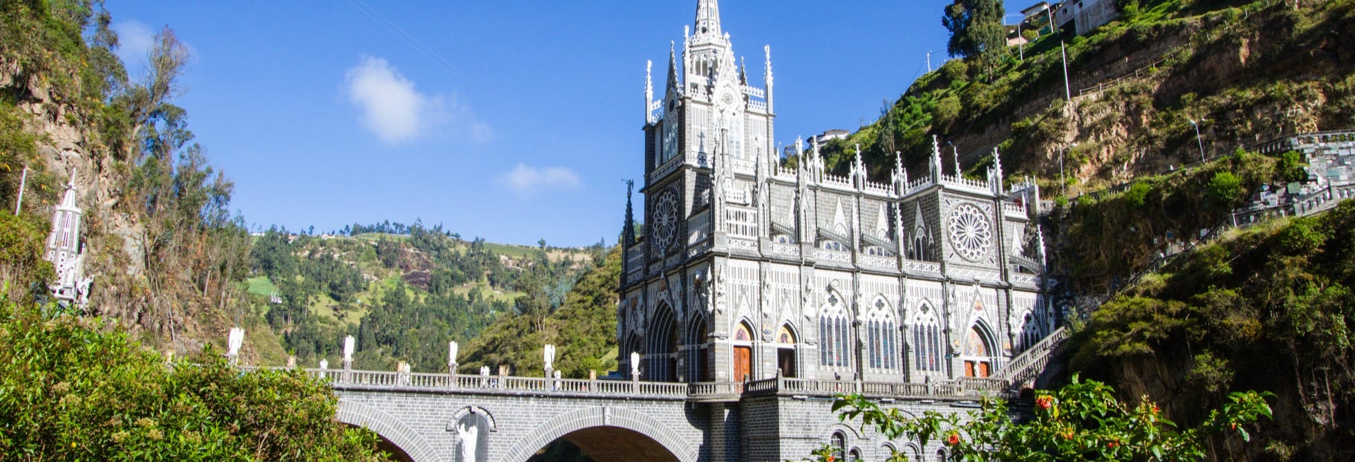 Las Lajas Sanctuary + Tulcán Cemetery Tour