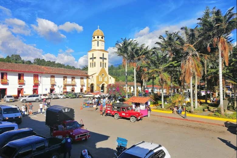 En una céntrica plaza de Salento - En una céntrica plaza de Salento