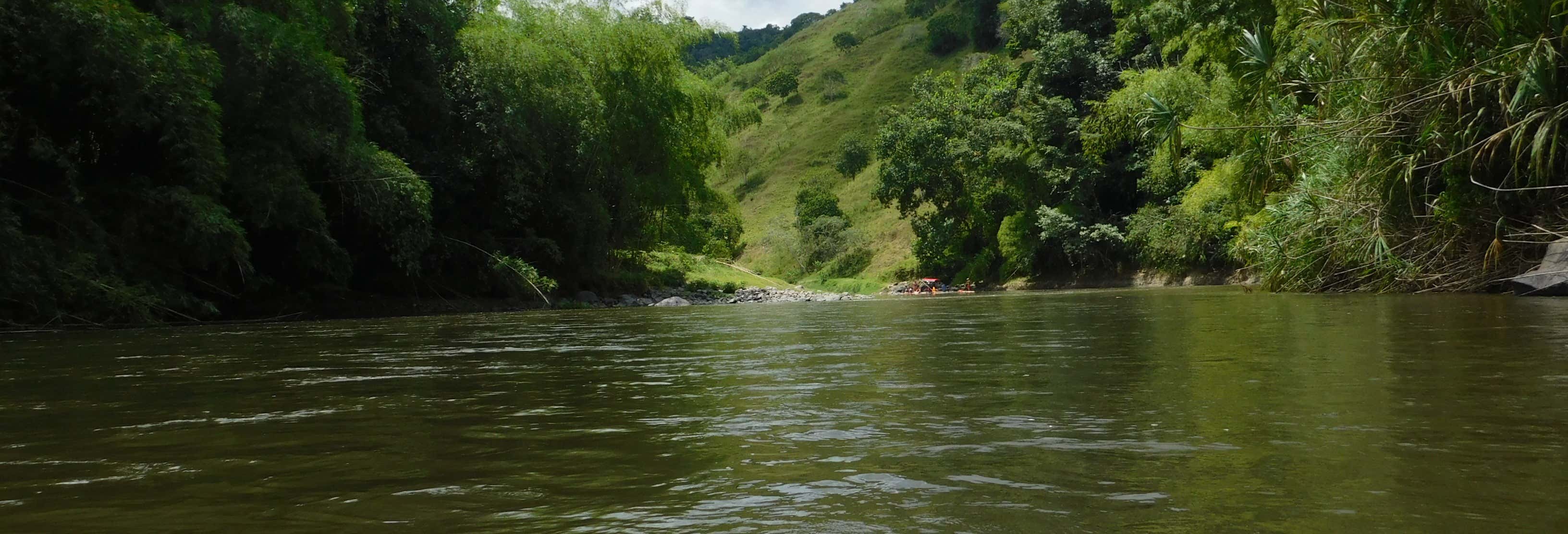 Giro in zattera di bambù a Quimbaya