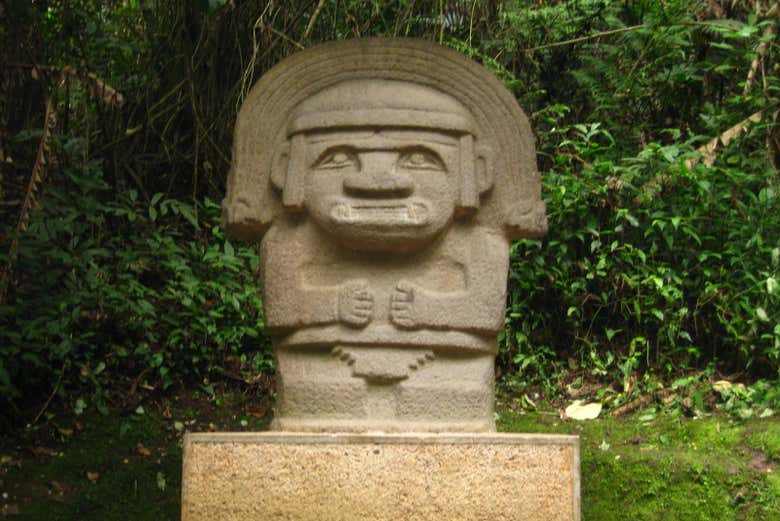 Estela antropomorfa - Estela antropomorfa
