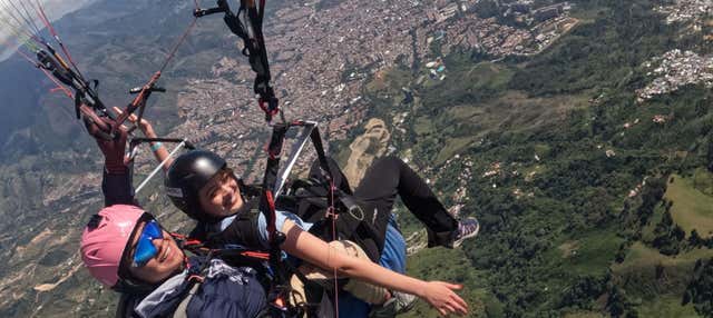 Volo in parapendio su Medellín e la Valle de Aburrá
