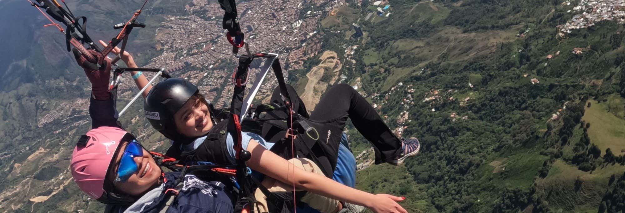 Volo in parapendio su Medellín e la Valle de Aburrá