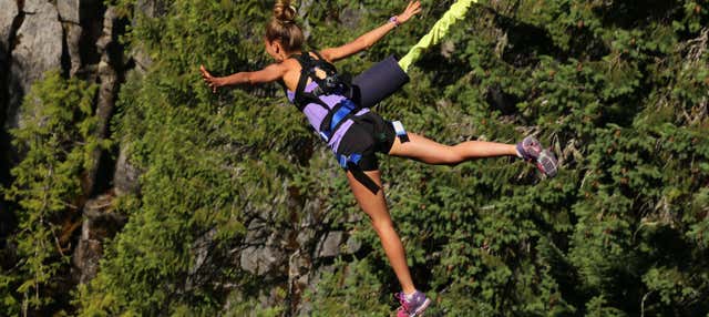 Bungee Jumping a Suesca