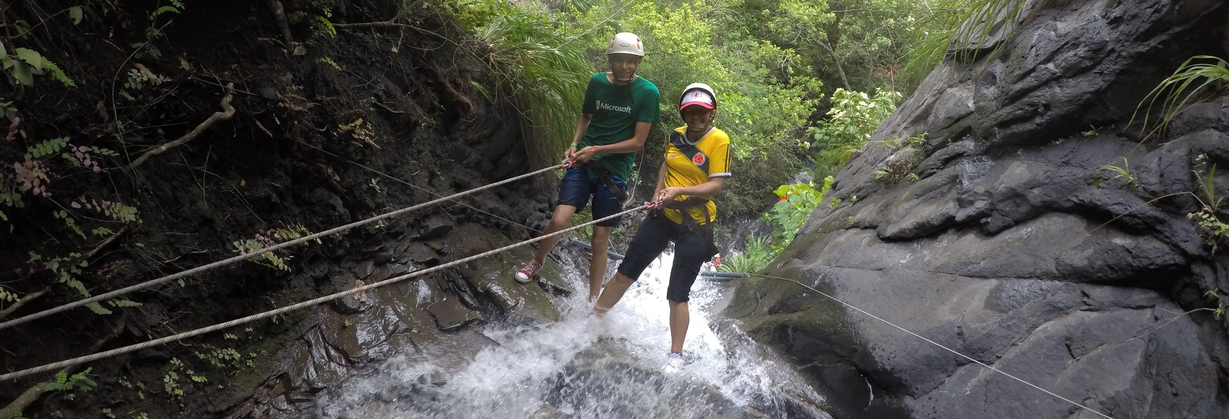 Canyoning + Ziplining in Útica