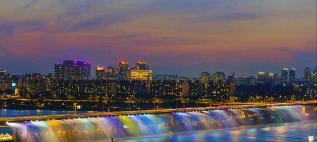 Giro in yacht sul fiume Han