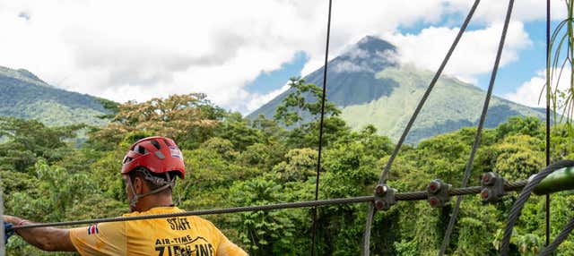 Tirolina en el volcán Arenal