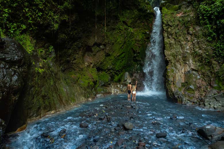 Conociendo una hermosa cascada - Conociendo una hermosa cascada