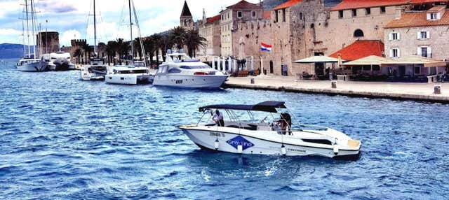 Escursione in barca alla Laguna Blu e a Traù