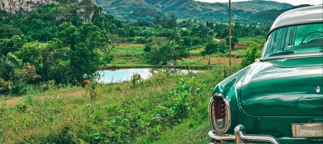 Escursione privata alla Valle di Viñales in auto classica
