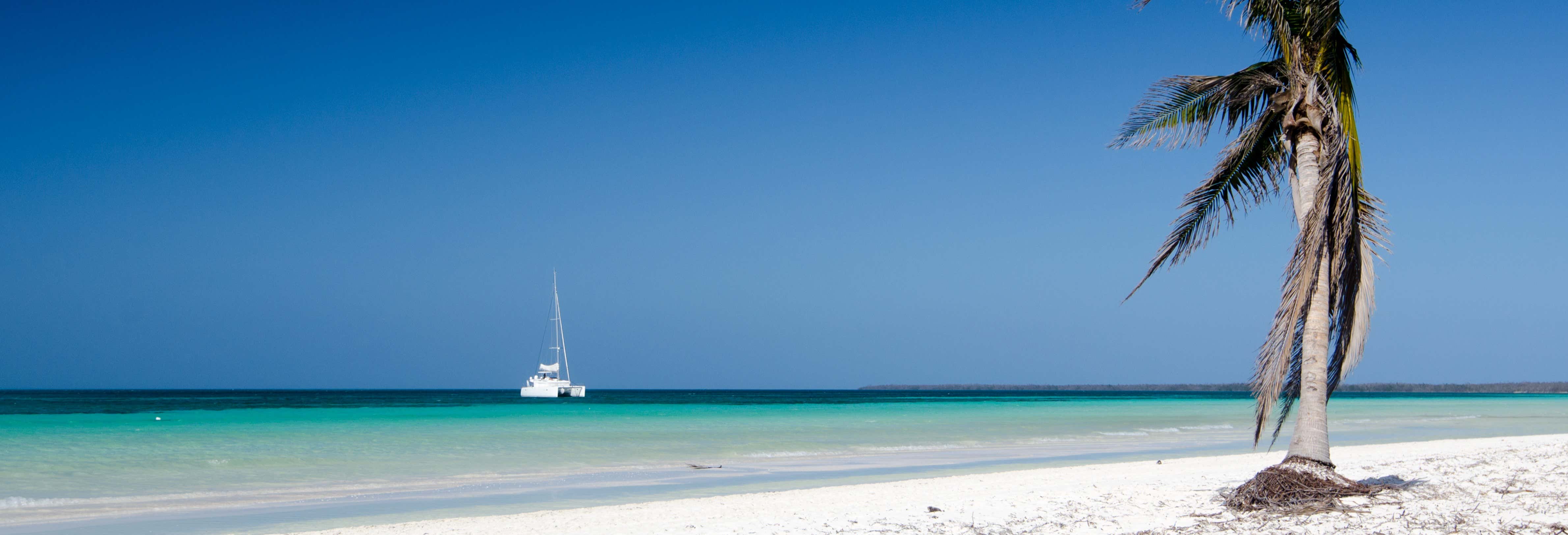 Escursione privata a Cayo Blanco in catamarano