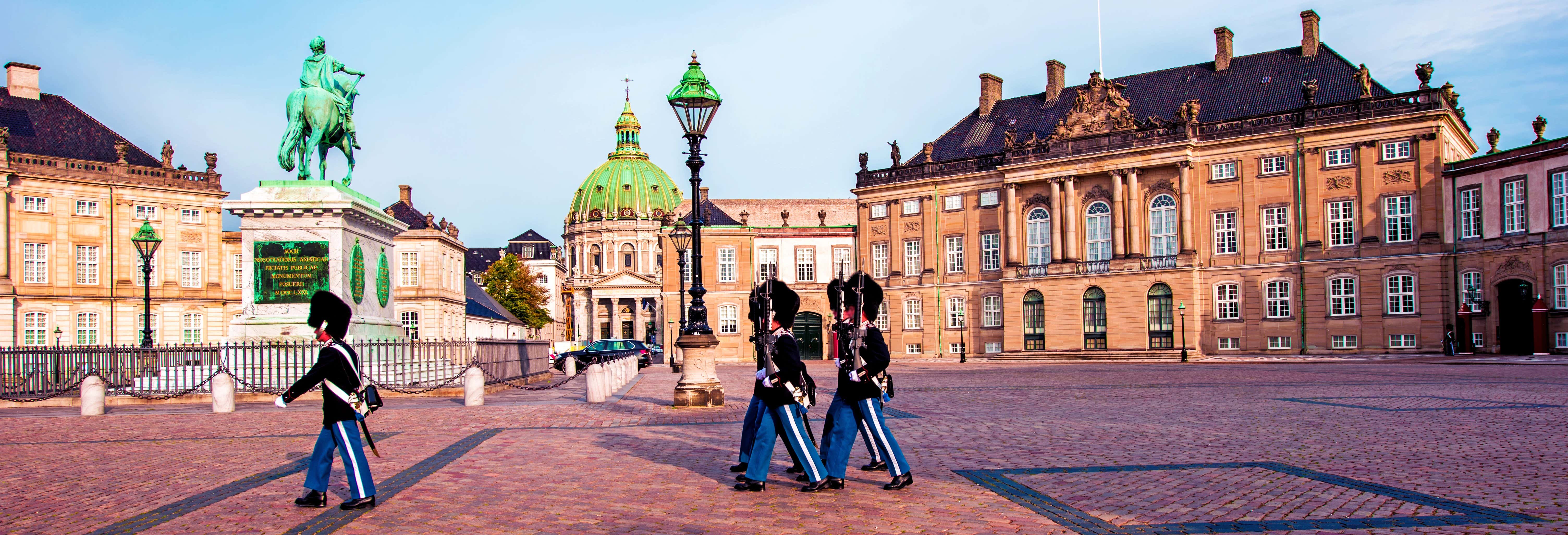 Visita guiada por el castillo de Rosenborg y el palacio de Amalienborg