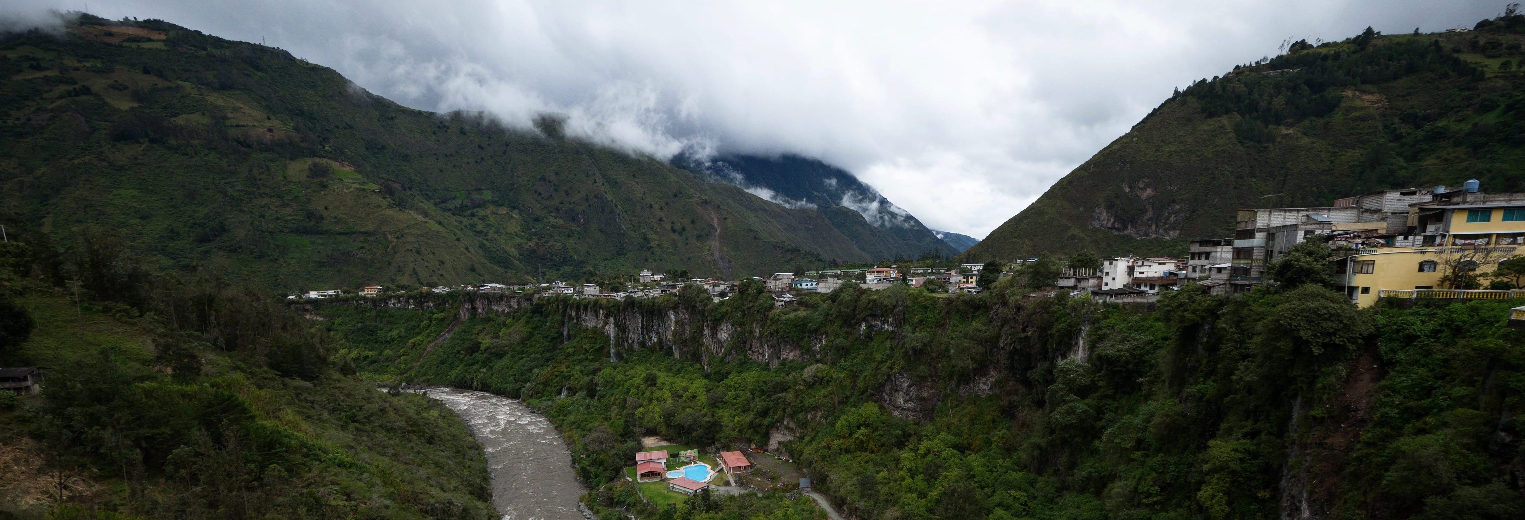 Bungee Jumping in Baños de Agua Santa