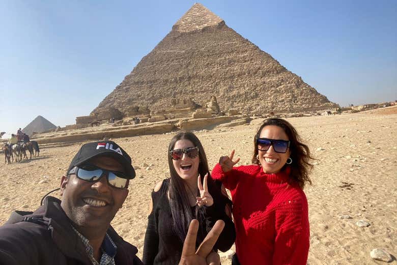 Giza Pyramids & Sphinx Free Tour