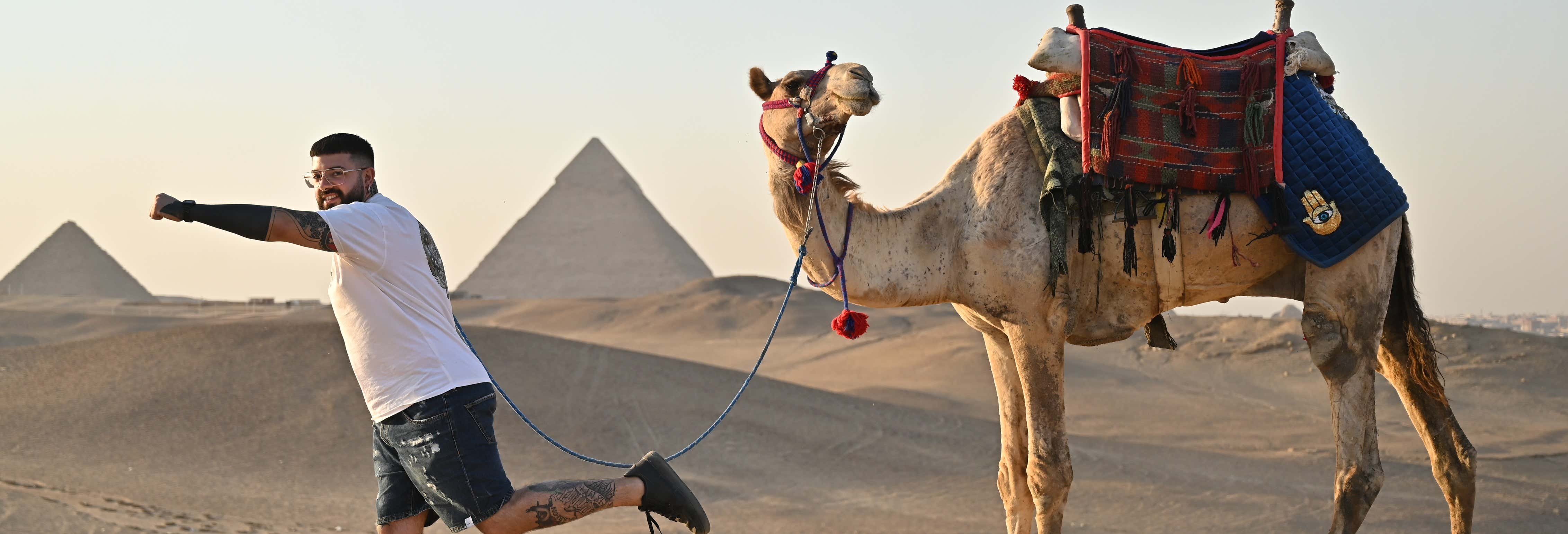 Escursione alle Piramidi di Giza e al Grande Museo Egizio in autobus