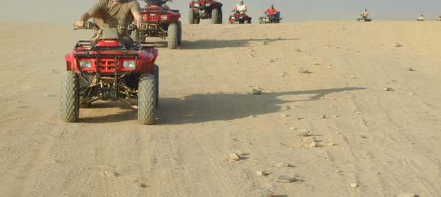 Tour nel deserto in quad + Giro in cammello