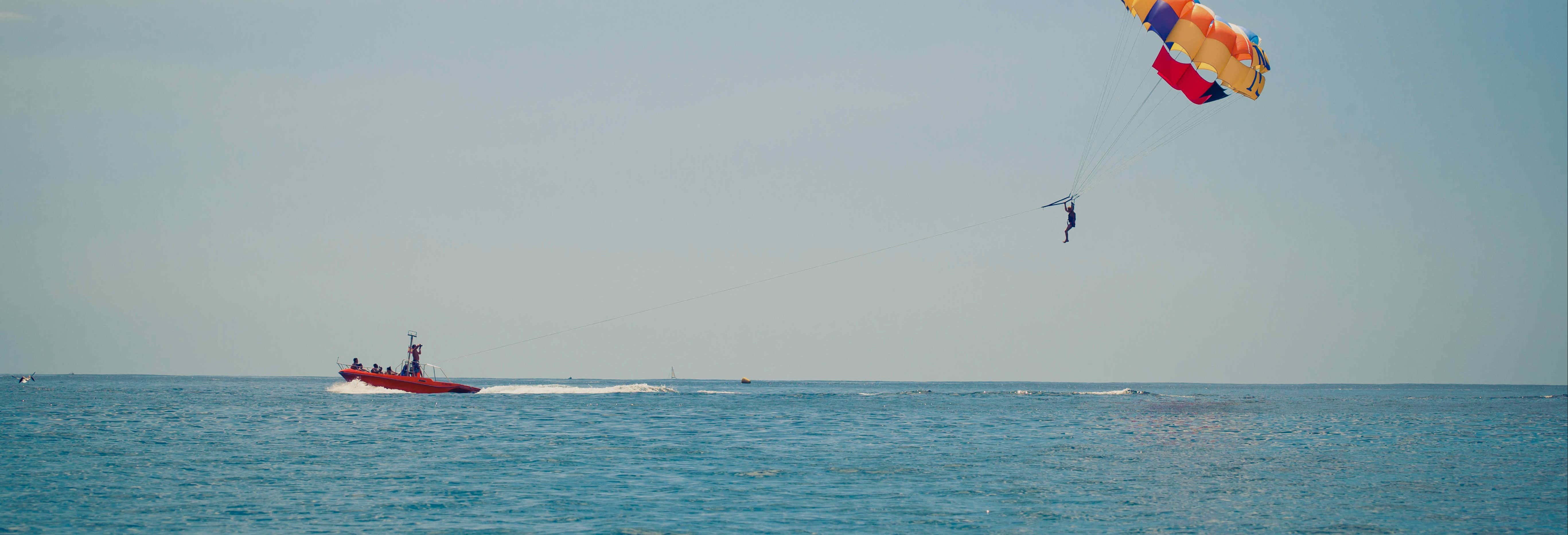 Parasailing a Sharm el-Sheikh