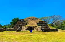 Cerro Verde Volcano and Mayan Ruins Trip