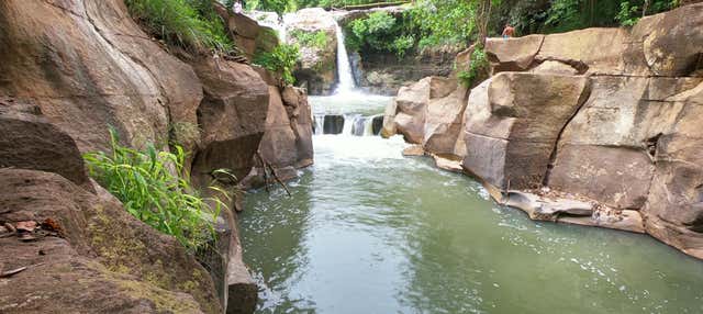 Ruta de las Flores del Salvador + Cascata di Malacatiupán