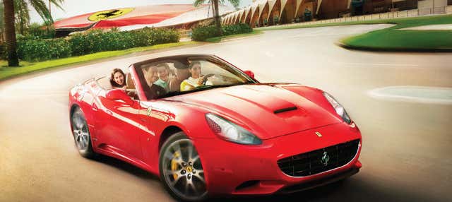 Biglietti per il Ferrari World + Guida di una Ferrari a Yas Island