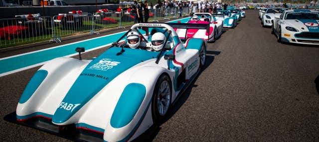 Giro in Radical SST a Yas Marina