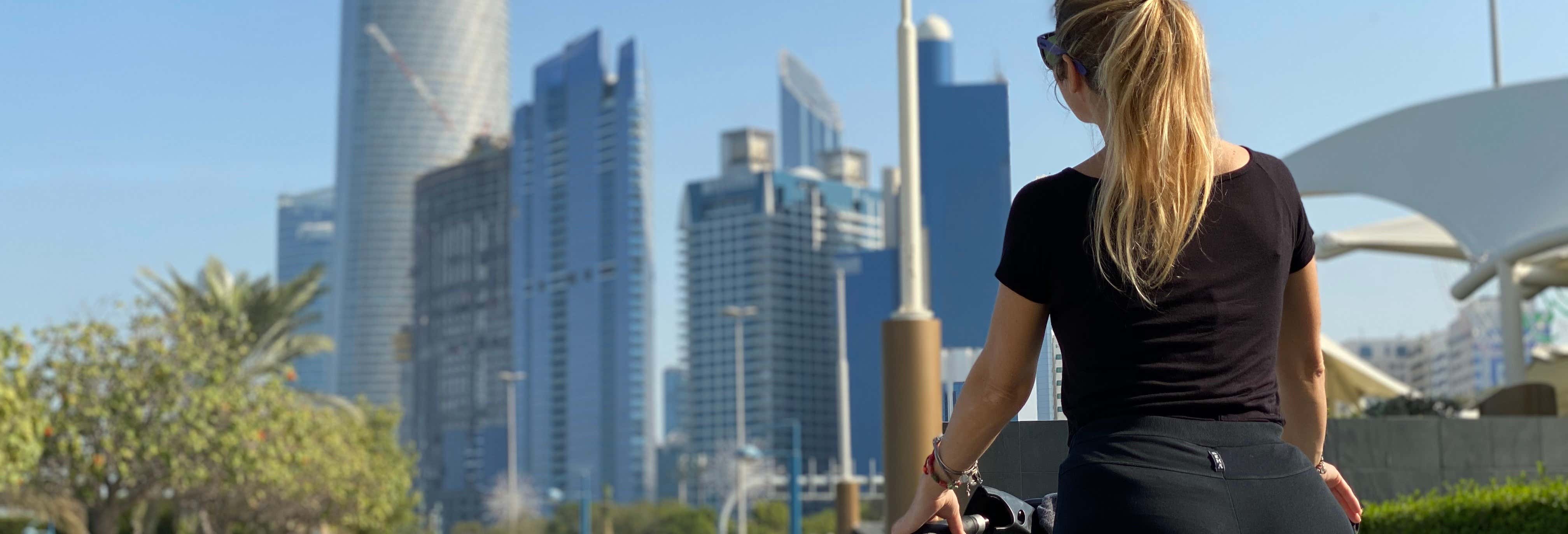 Tour di Abu Dhabi in bici elettrica