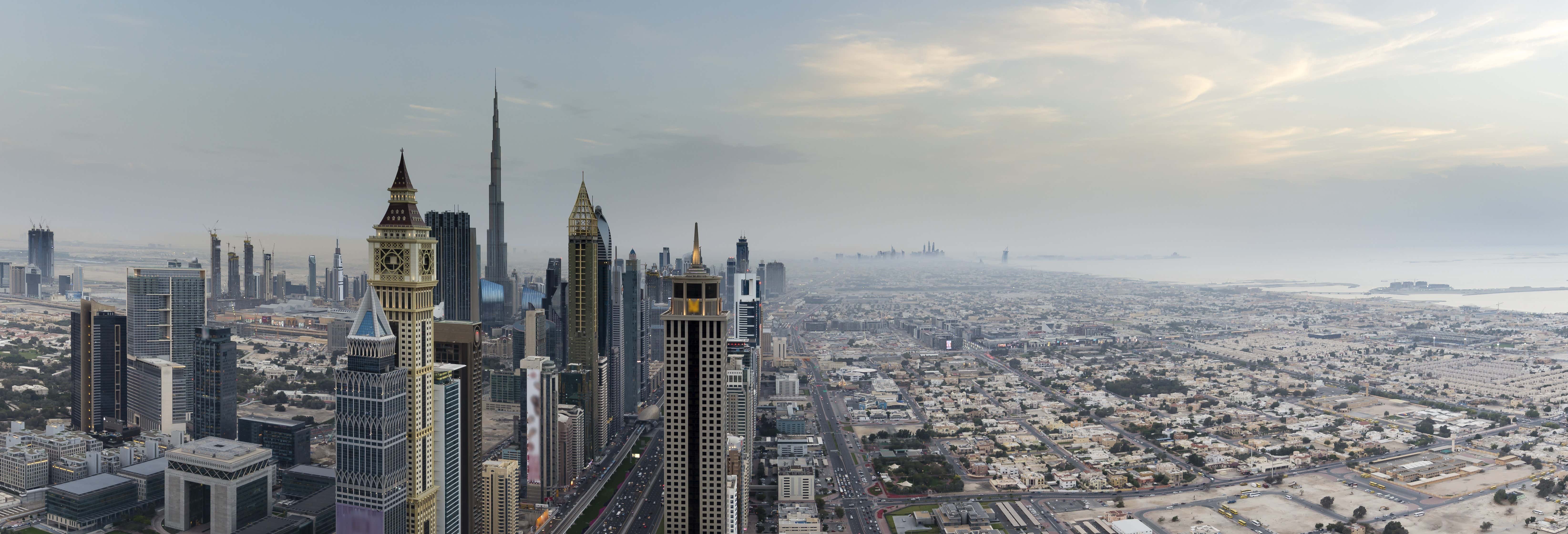 Dubai via terra, mare e aria