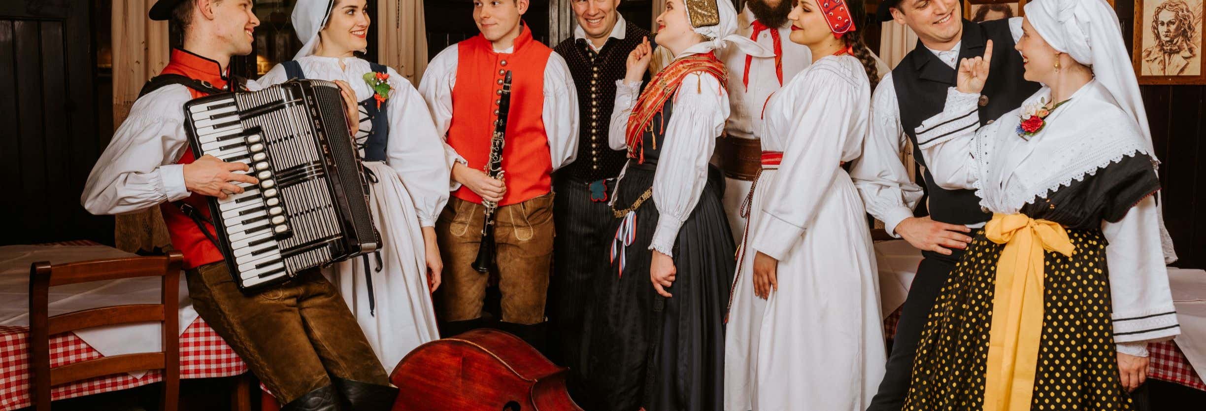 Cena con spettacolo folcloristico a Lubiana