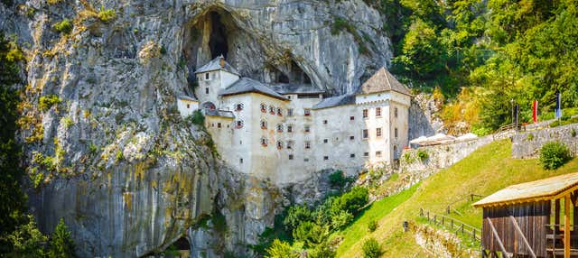 Escursione alle Grotte di Postumia e al Castello di Predjama