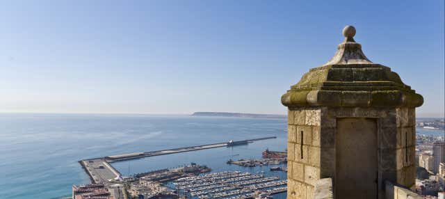 Degustação de vinhos no castelo de Santa Bárbara