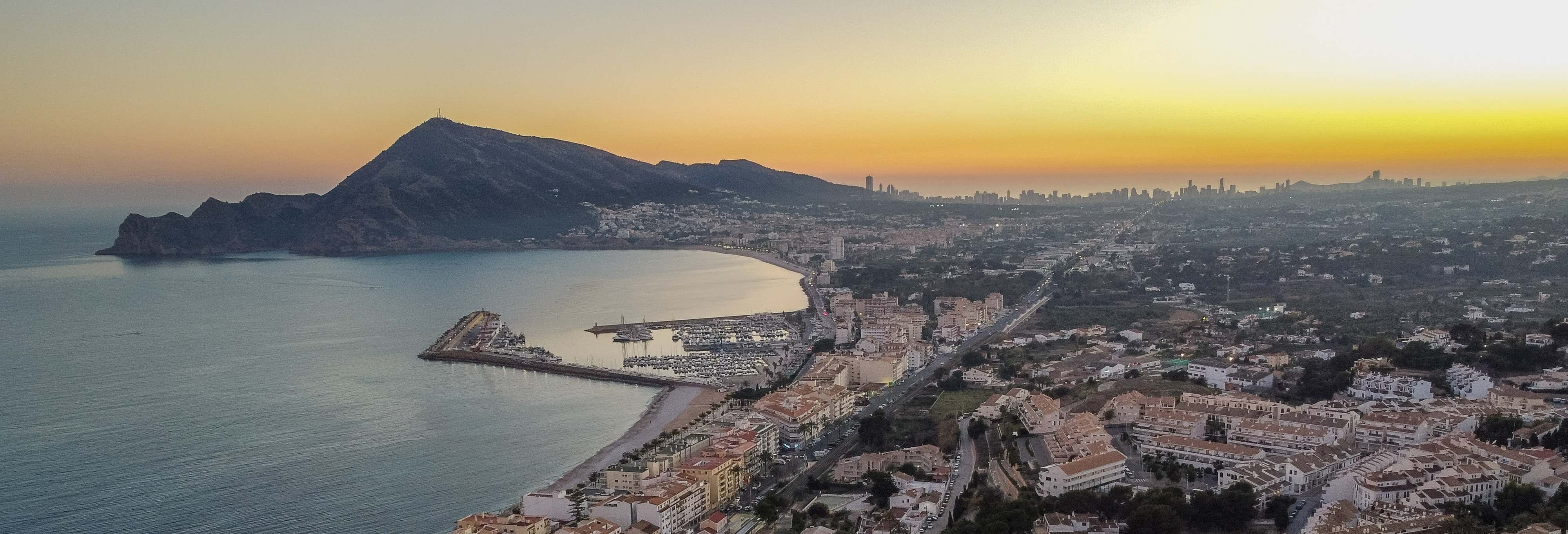 Giro in catamarano al tramonto