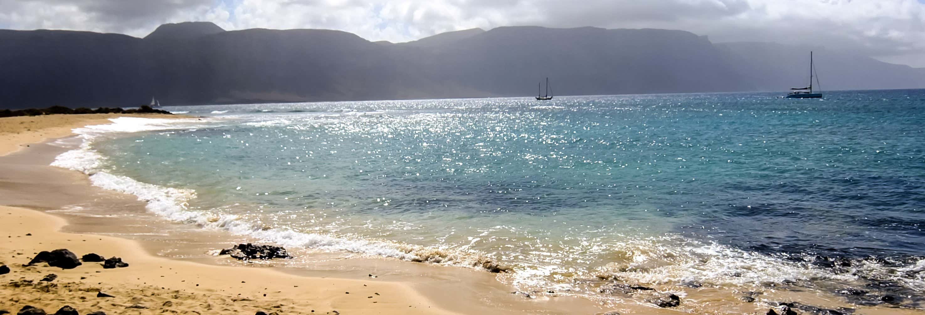 Excursión a La Graciosa + Paseo en velero