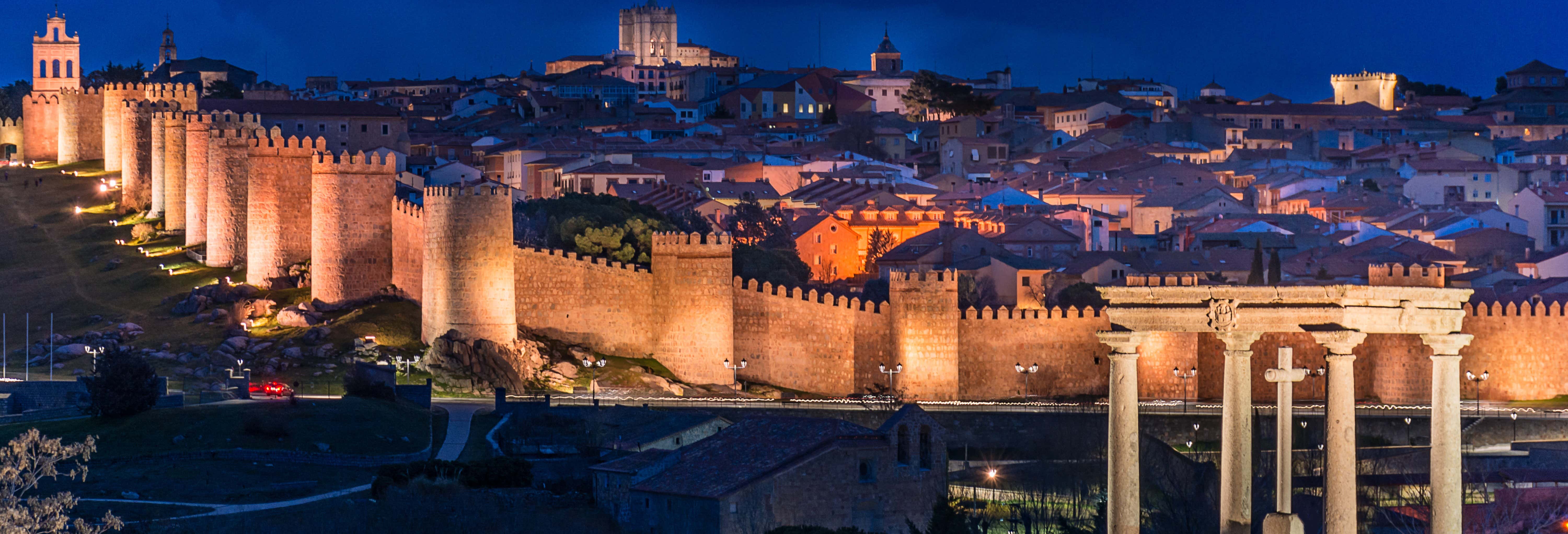 Tour delle leggende di Avila illuminata