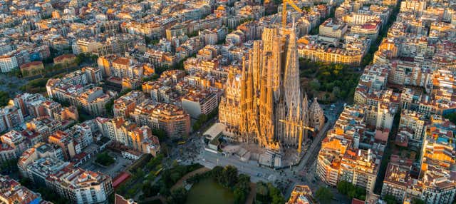 Tour por la Sagrada Familia en grupo reducido con subida a las torres