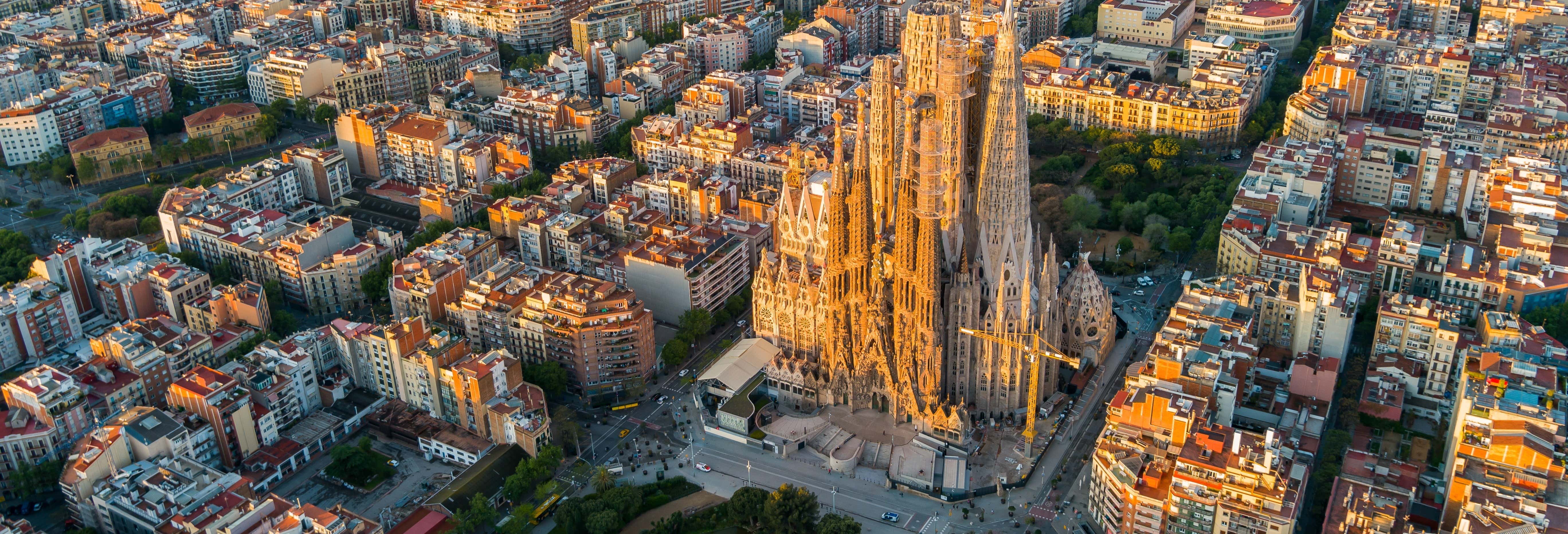 Tour por la Sagrada Familia en grupo reducido con subida a las torres
