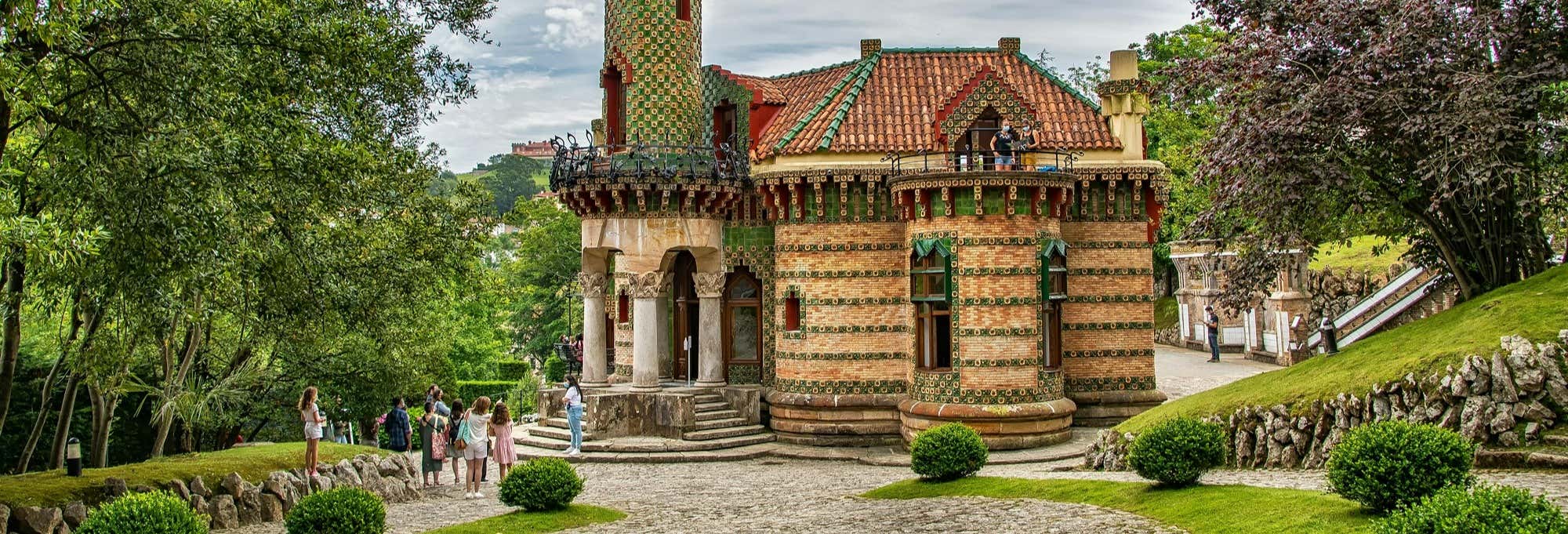 Excursión al Capricho de Gaudí, Santillana del Mar y Santander