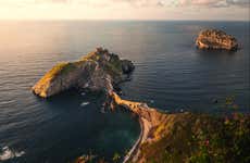 San Juan de Gaztelugatxe, Guernica + Mundaka Day Trip