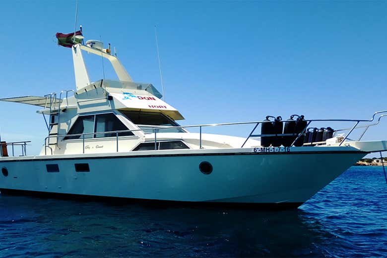 Boat Cruise around South Menorca
