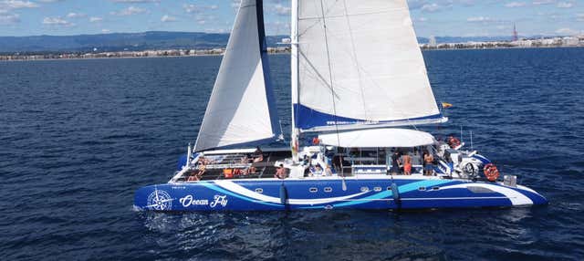 Giro di mezza giornata in catamarano a Cambrils