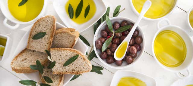 Degustazione di olio d'oliva e colazione tipica